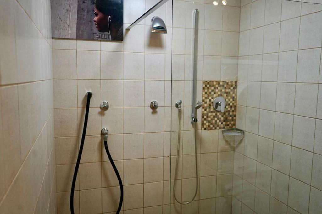 Helle Kellerwohnung Im Gruenen Mit Sauna Köln Ngoại thất bức ảnh