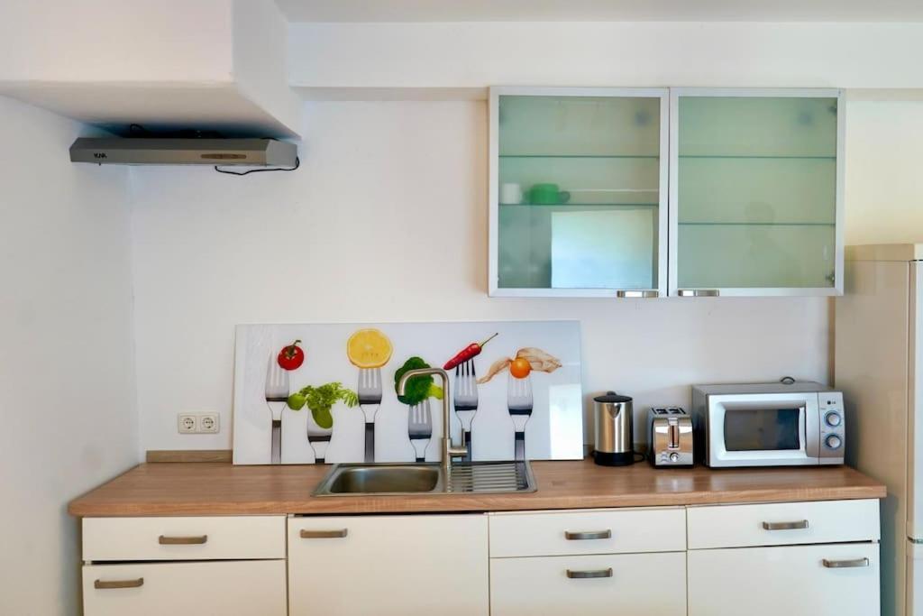 Helle Kellerwohnung Im Gruenen Mit Sauna Köln Ngoại thất bức ảnh