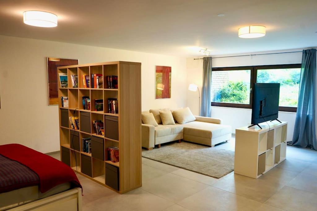 Helle Kellerwohnung Im Gruenen Mit Sauna Köln Ngoại thất bức ảnh